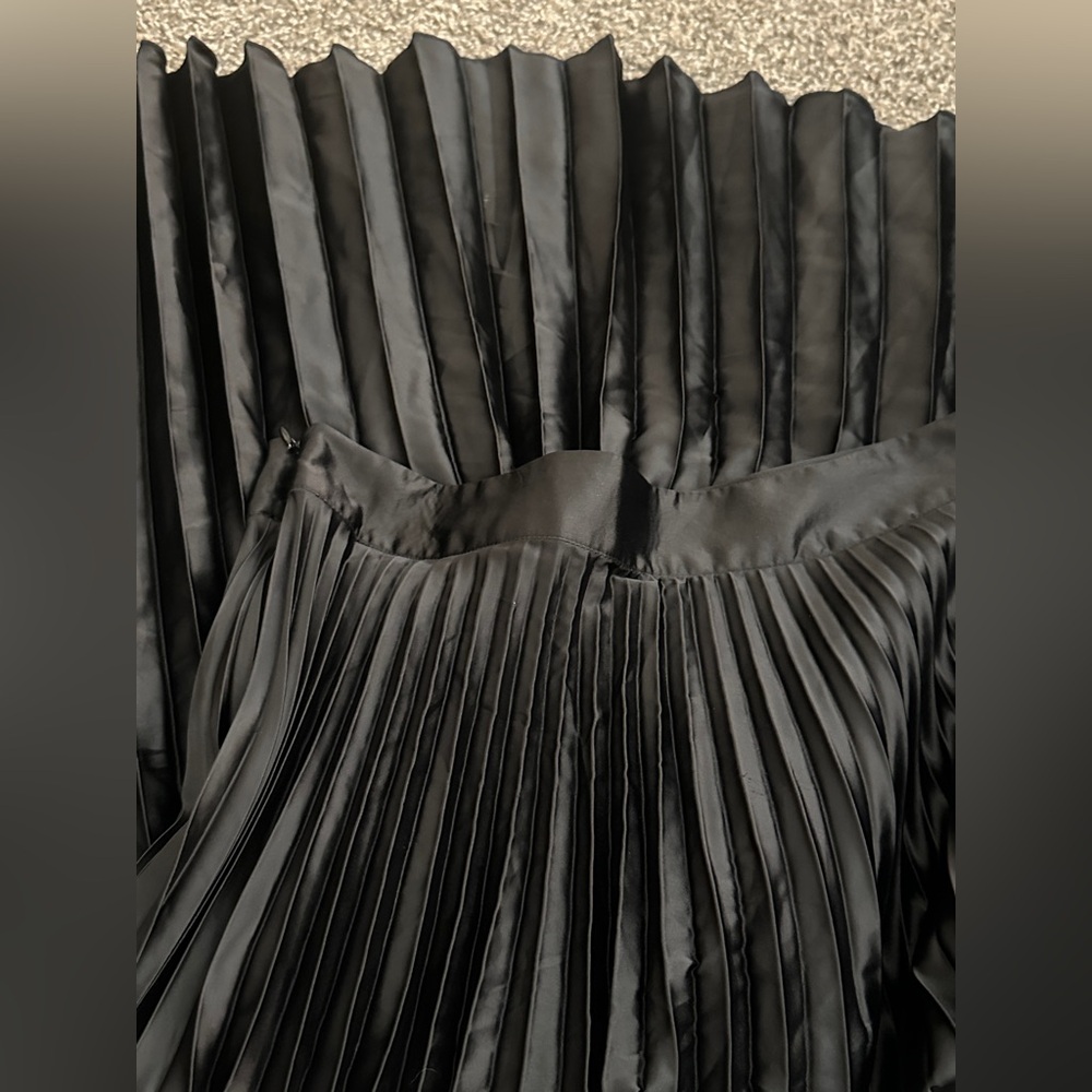 Elegant Black Pleated Skirt